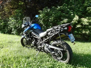 Stelaże kufrów bocznych Triumph Tiger 800