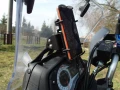 RAM Mount Uchwyt Quick Grip™ RAM-HOL-PD3U na uchwycie nawigacji do Suzuki V-Strom 650
